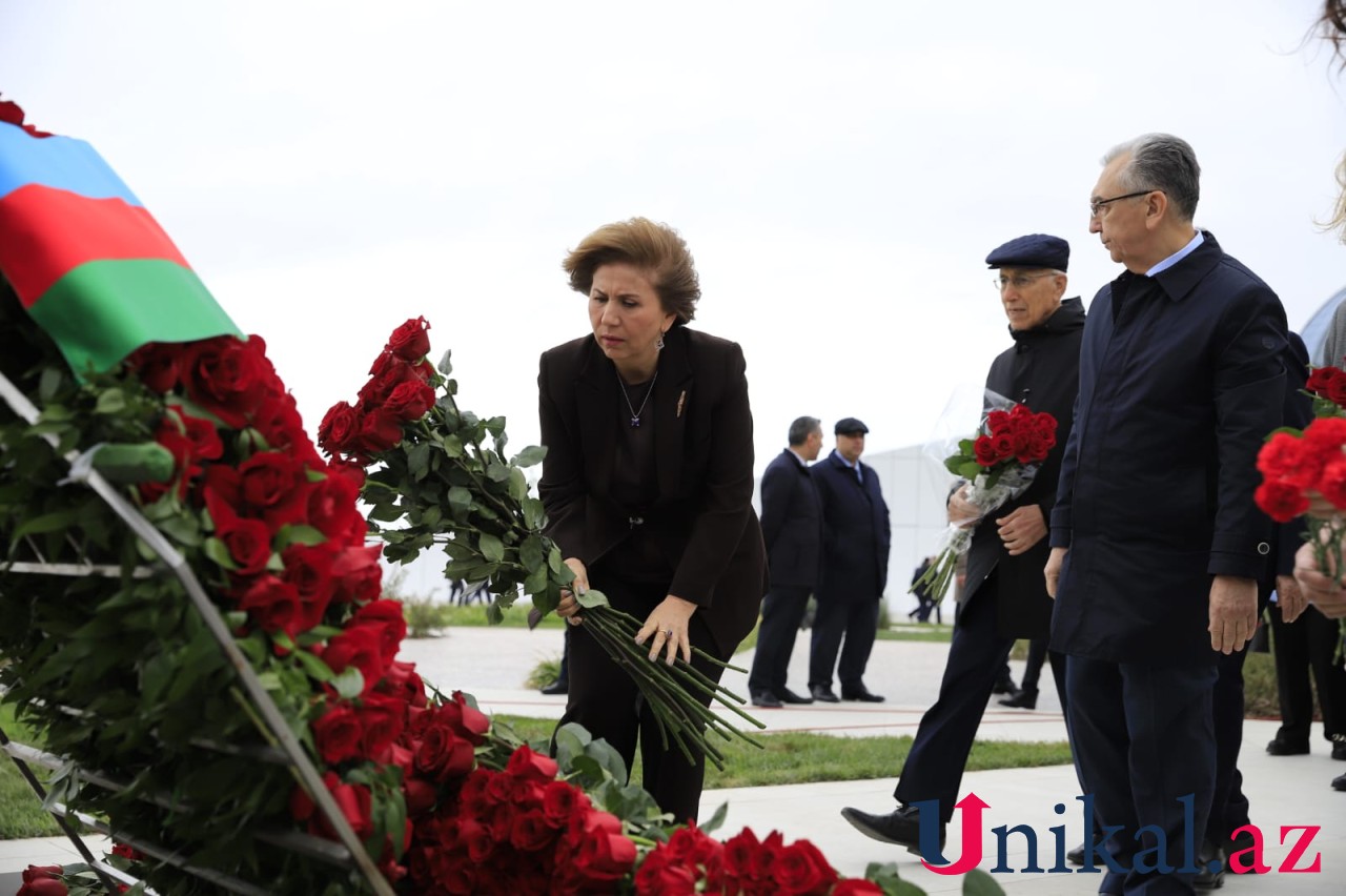 YAP rəhbərliyi Zəfər parkını ziyarət edib - FOTOLAR